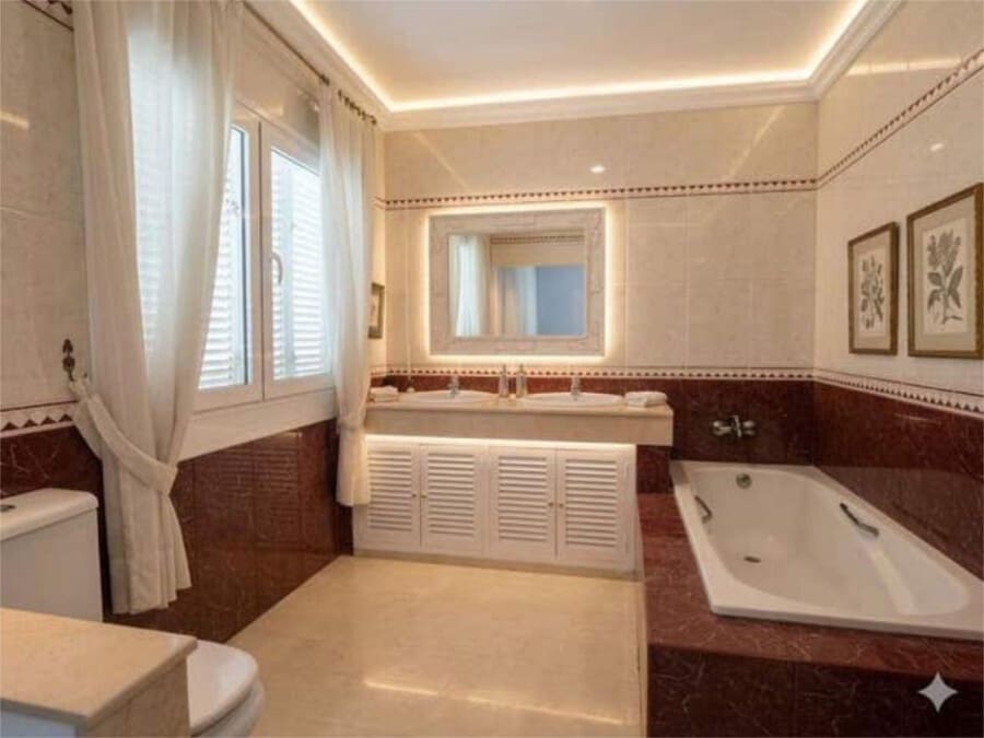 4 soverom Hus til salgs i Marbella med svømmebasseng garasje - € 682 500 (Ref: 9850836)