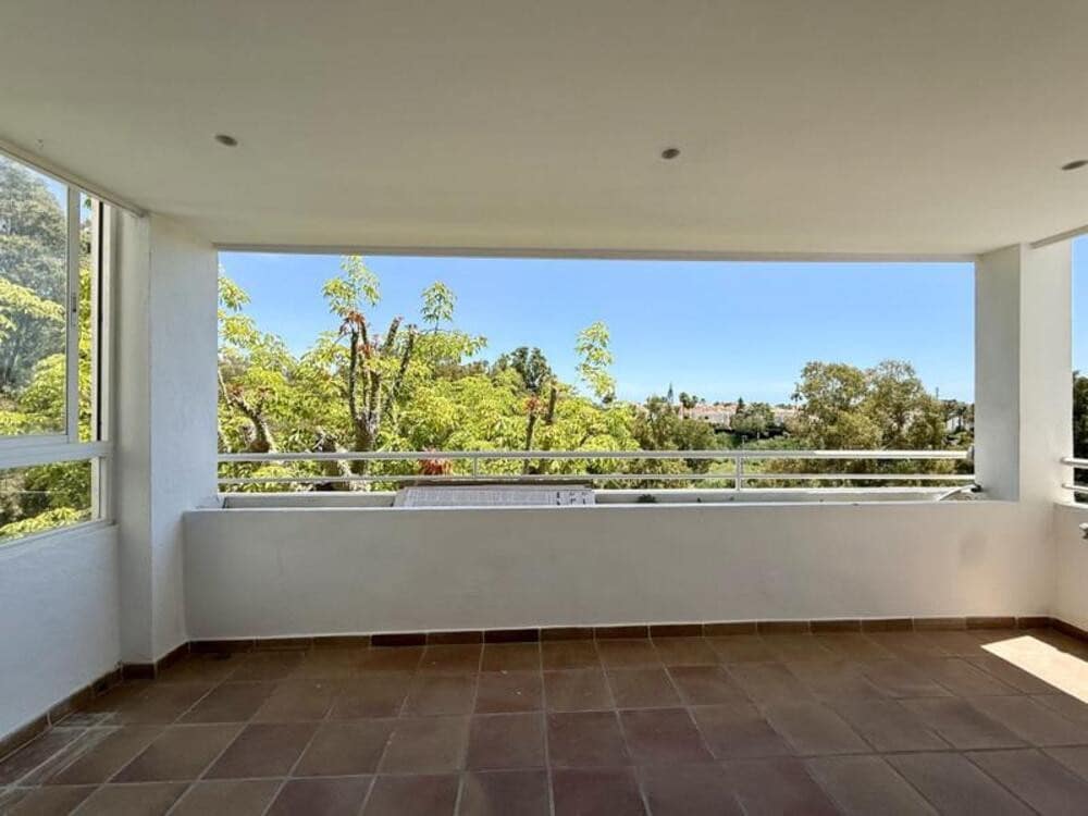 2 soverom Leilighet til salgs i Atalaya-Isdabe med svømmebasseng garasje - € 379 000 (Ref: 9854771)