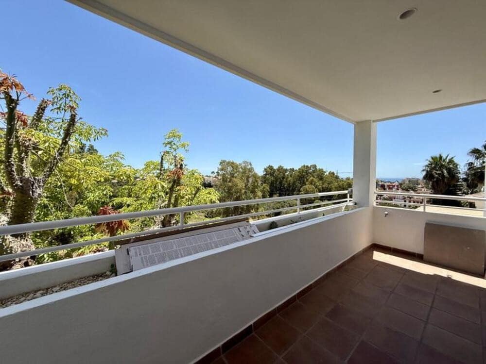 2 soverom Leilighet til salgs i Atalaya-Isdabe med svømmebasseng garasje - € 379 000 (Ref: 9854771)