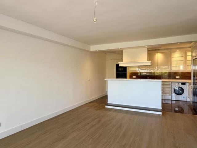 Apartamento de 2 habitaciones en Atalaya-Isdabe, Estepona en venta con piscina garaje - 379.000 € (Ref: 9854771)