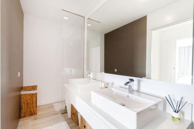 3 sovrum Hus att hyra i Cancelada, Estepona med pool garage - 4 000 € (Ref: 9854773)