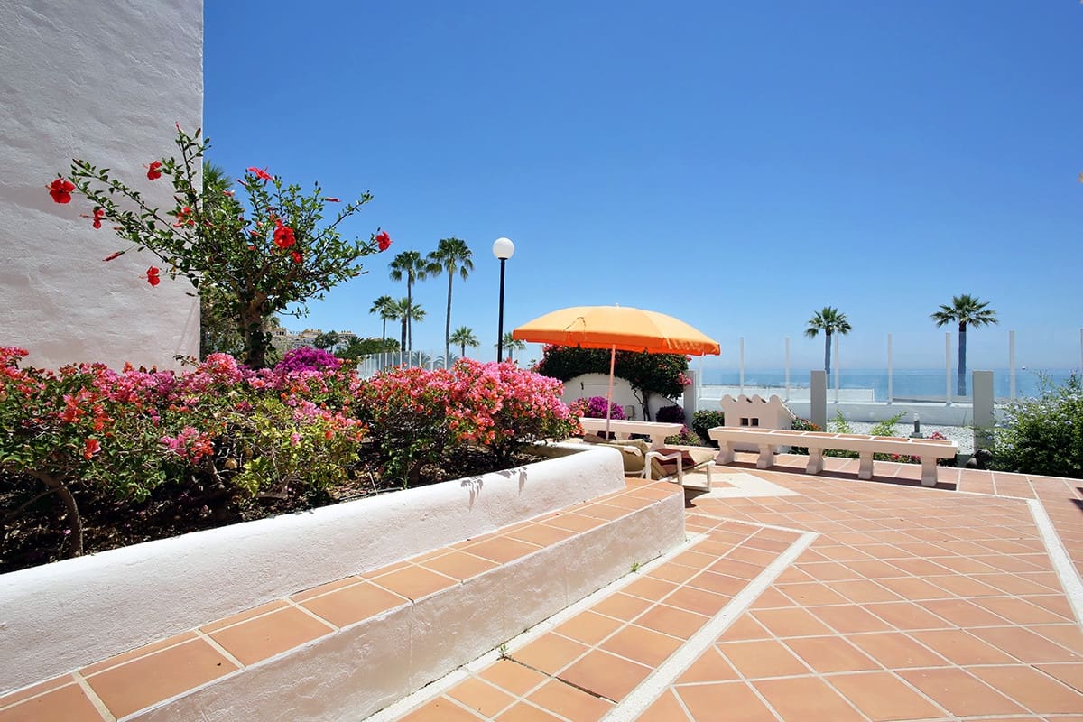 2 soveværelse Lejlighed til leje i Marbella med swimmingpool garage - € 10.000 (Ref: 9854774)