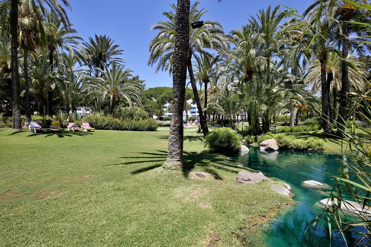 2 soveværelse Lejlighed til leje i Marbella med swimmingpool garage - € 10.000 (Ref: 9854774)