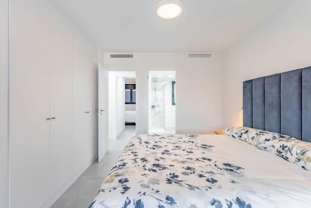 Apartamento de 3 habitaciones en La Concha - Resina Golf, Estepona en alquiler con piscina garaje - 3.500 € (Ref: 9854776)