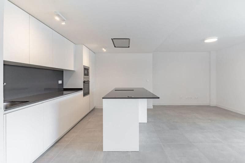 3 bedroom Apartment for rent in New Golden Mile with pool garage - € 3,500 (Ref: 9854776)