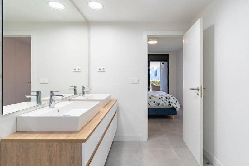 3 bedroom Apartment for rent in New Golden Mile with pool garage - € 3,500 (Ref: 9854776)