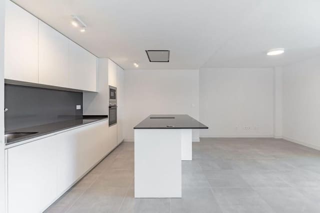 Apartamento de 3 habitaciones en La Concha - Resina Golf, Estepona en alquiler con piscina garaje - 3.500 € (Ref: 9854776)