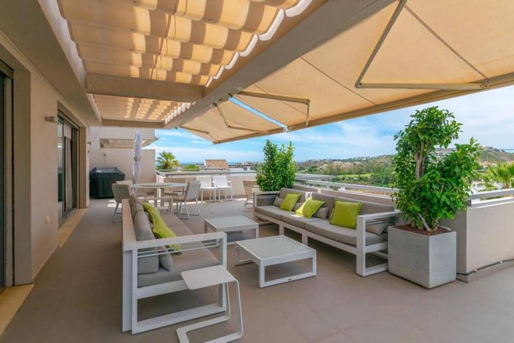 3 sypialnia Apartament na sprzedaż w Los Arqueros z basenem garażem - 850 000 € (Ref: 9859023)