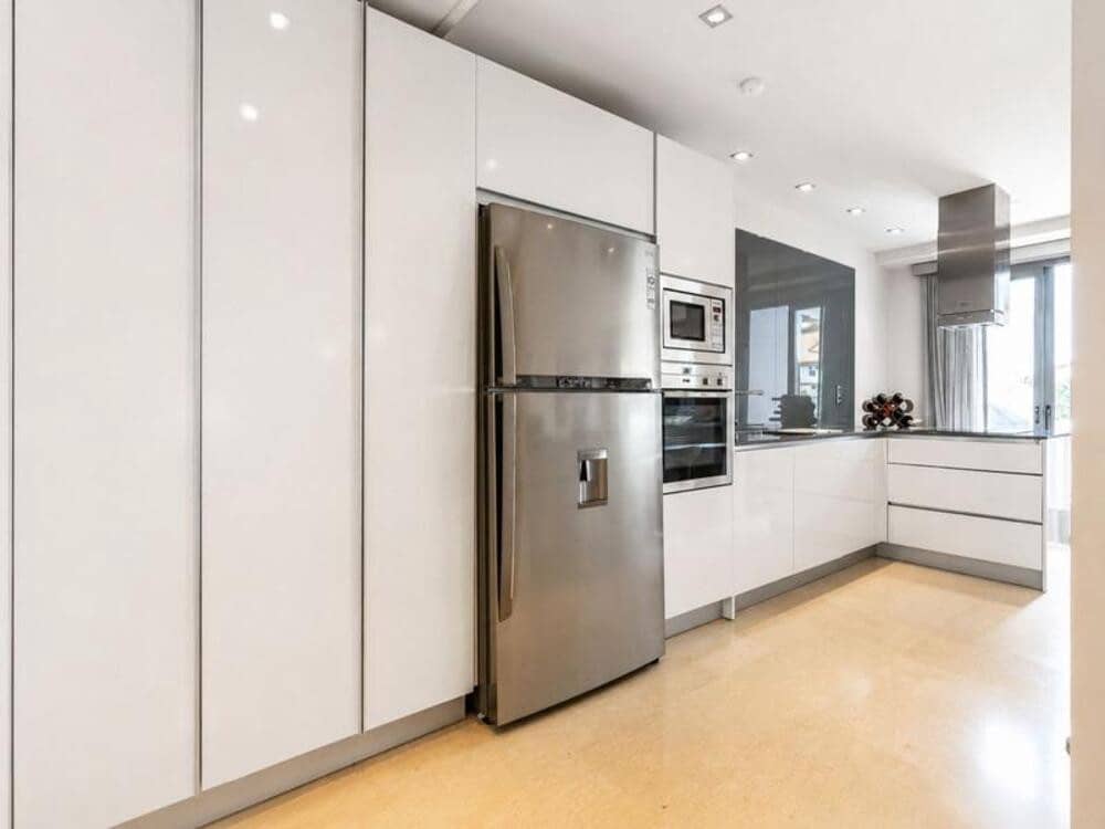3 sypialnia Apartament na sprzedaż w Los Arqueros z basenem garażem - 850 000 € (Ref: 9859023)