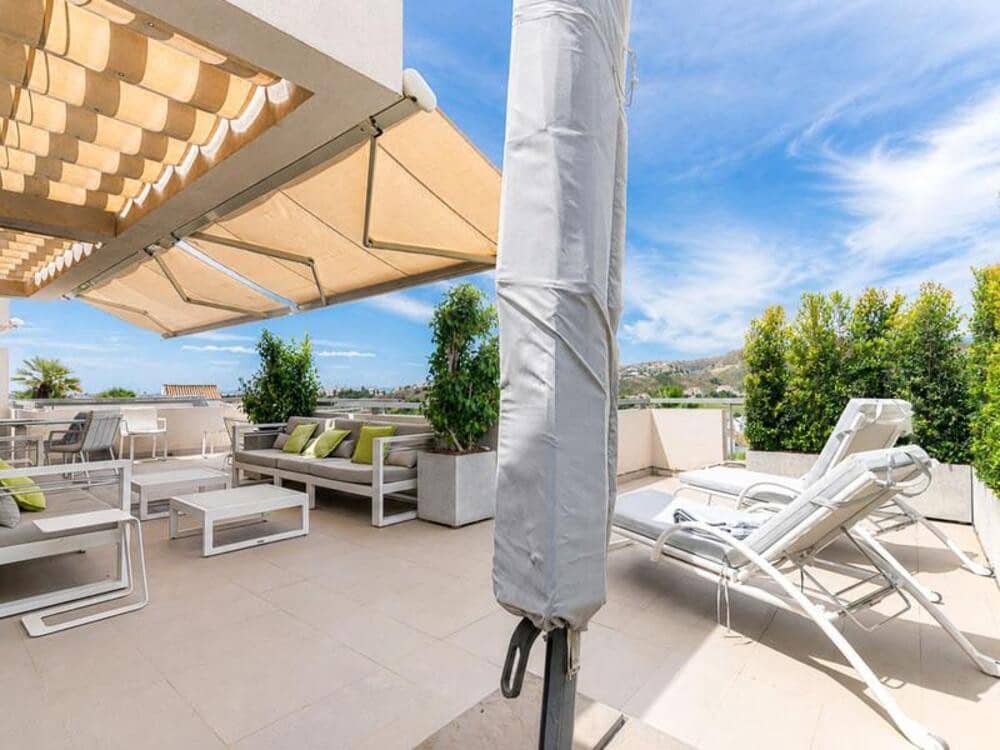 3 sypialnia Apartament na sprzedaż w Los Arqueros z basenem garażem - 850 000 € (Ref: 9859023)