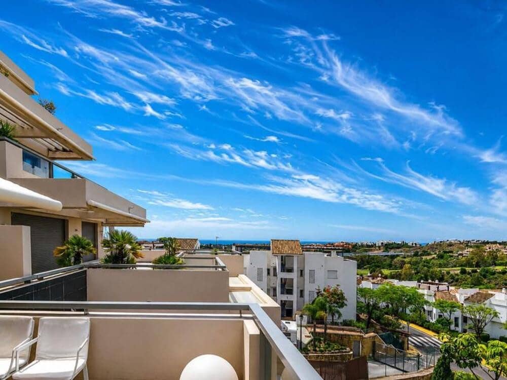 3 sypialnia Apartament na sprzedaż w Los Arqueros z basenem garażem - 850 000 € (Ref: 9859023)