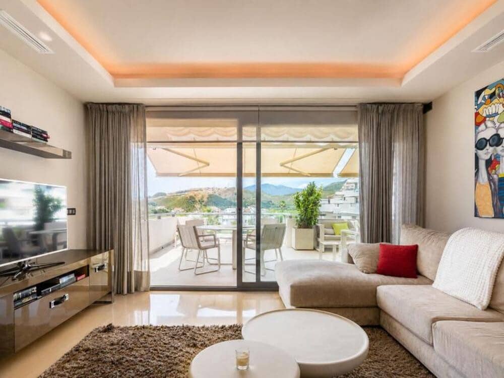 3 sypialnia Apartament na sprzedaż w Los Arqueros z basenem garażem - 850 000 € (Ref: 9859023)