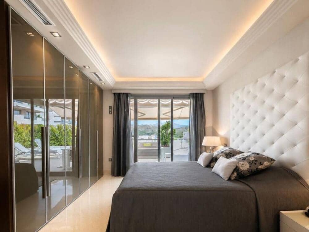 3 sypialnia Apartament na sprzedaż w Los Arqueros z basenem garażem - 850 000 € (Ref: 9859023)