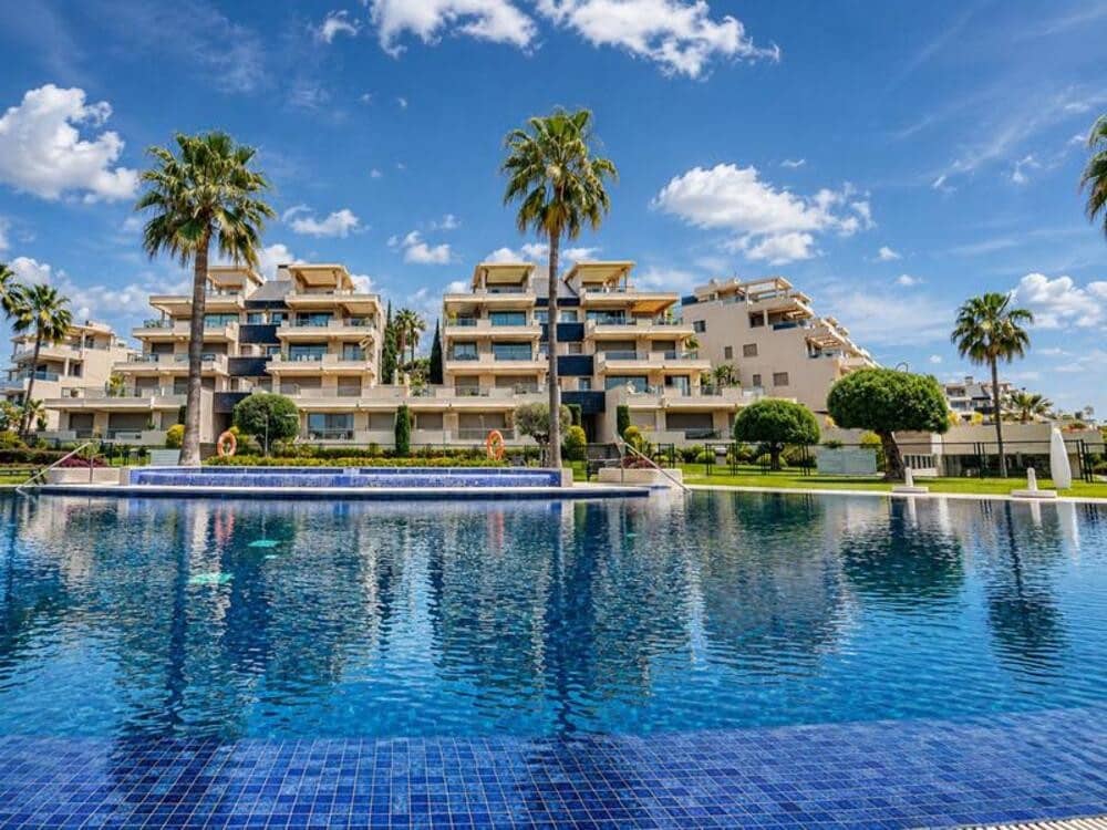 3 sypialnia Apartament na sprzedaż w Los Arqueros z basenem garażem - 850 000 € (Ref: 9859023)
