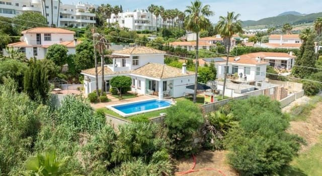 3 sovrum Villa till salu i Estepona Golf, Estepona med pool garage - 825 000 € (Ref: 9859024)