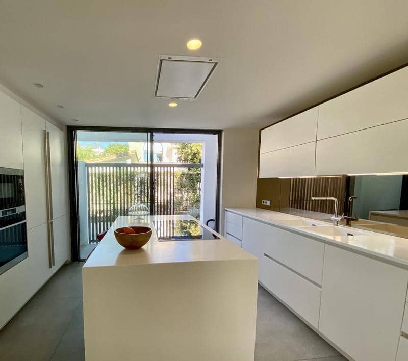 4 sovrum Semi-fristående Villa att hyra i Marbella med pool garage - 10 000 € (Ref: 9859025)