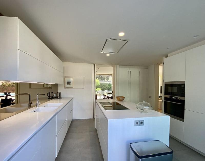 4 sovrum Semi-fristående Villa att hyra i Marbella med pool garage - 10 000 € (Ref: 9859025)