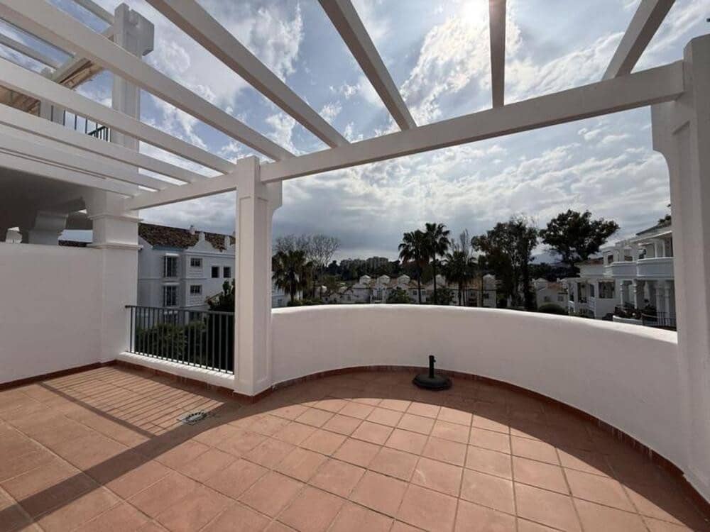 3 bedroom Penthouse for sale in Guadalmina with pool garage - € 595,000 (Ref: 9861467)