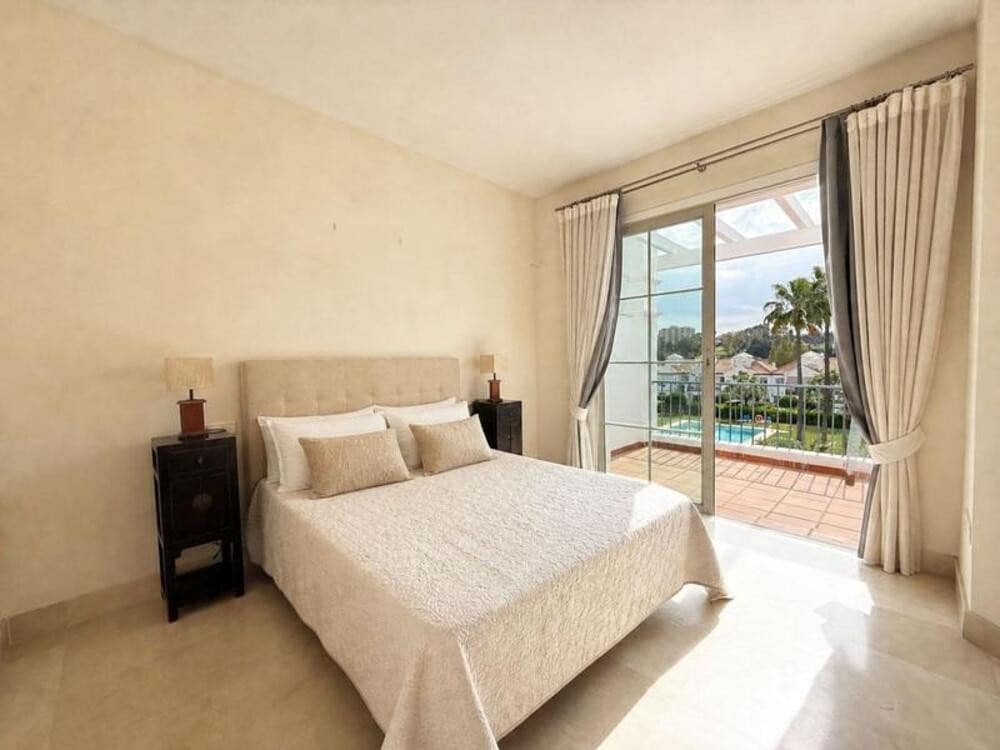 3 bedroom Penthouse for sale in Guadalmina with pool garage - € 595,000 (Ref: 9861467)