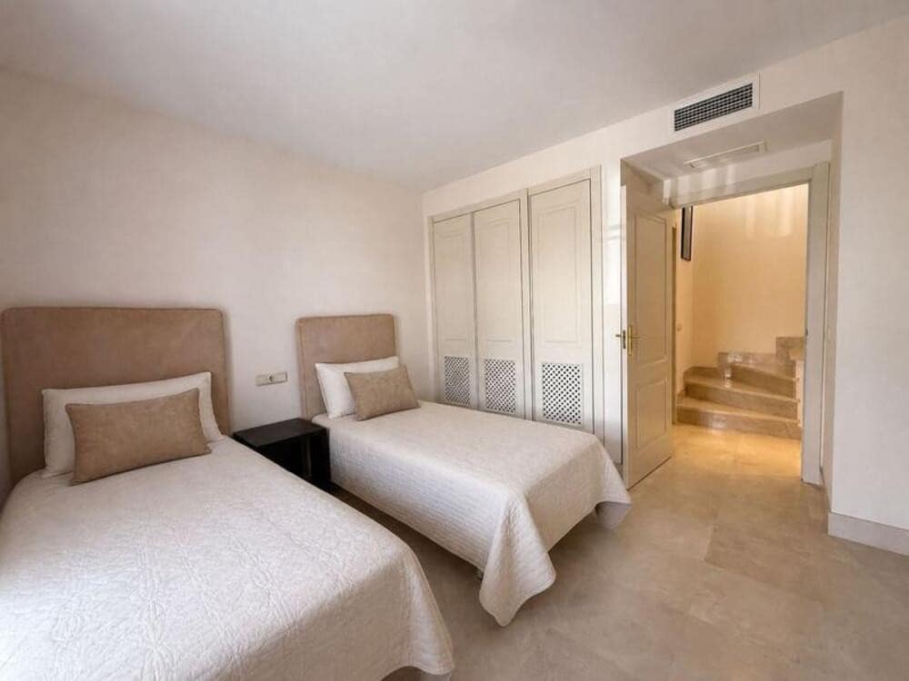 3 bedroom Penthouse for sale in Guadalmina with pool garage - € 595,000 (Ref: 9861467)