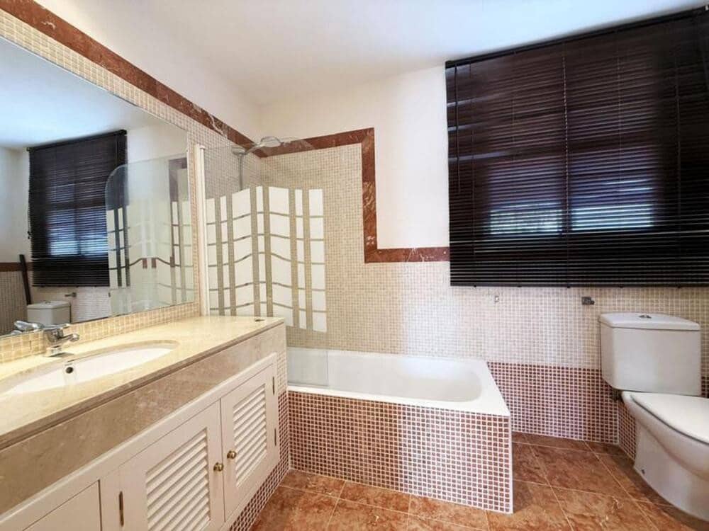 3 bedroom Penthouse for sale in Guadalmina with pool garage - € 595,000 (Ref: 9861467)