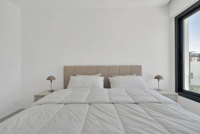 3 bedroom Semi-detached Villa for rent in Estepona with pool garage - € 5,000 (Ref: 9861468)