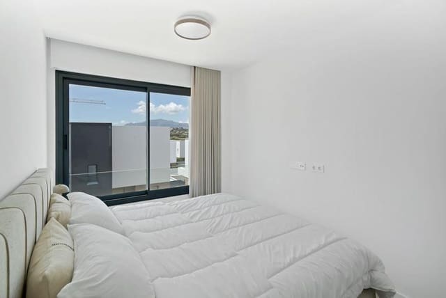 3 bedroom Semi-detached Villa for rent in Nueva Atalaya, Estepona with pool garage - € 5,000 (Ref: 9861468)