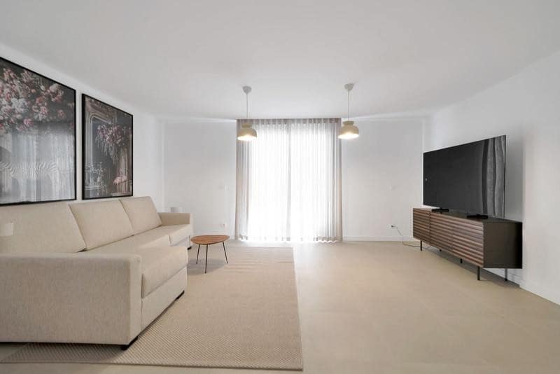 3 bedroom Semi-detached Villa for rent in Estepona with pool garage - € 5,000 (Ref: 9861468)