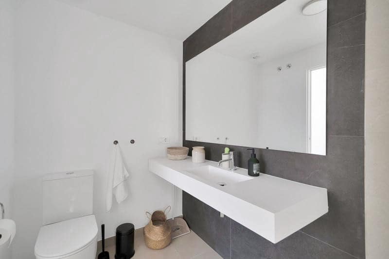 3 bedroom Semi-detached Villa for rent in Estepona with pool garage - € 5,000 (Ref: 9861468)