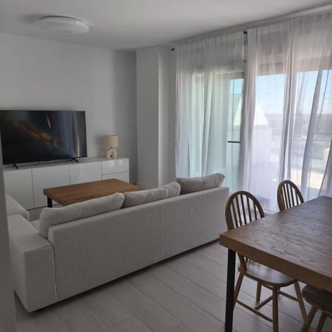 3 bedroom Apartment for rent in Centro, Estepona with pool garage - € 2,500 (Ref: 9863944)