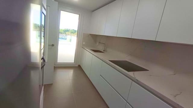 3 bedroom Apartment for rent in Centro, Estepona with pool garage - € 2,500 (Ref: 9863944)