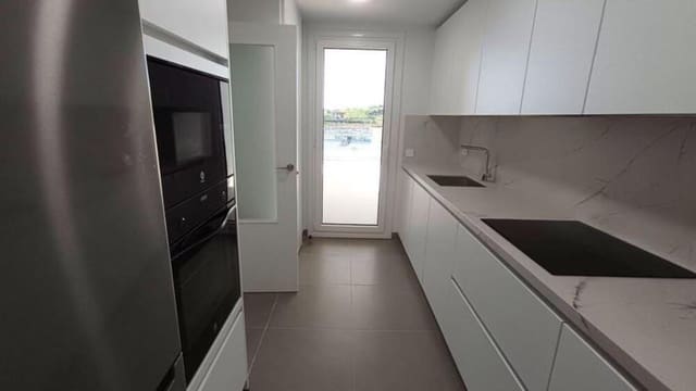 3 bedroom Apartment for rent in Centro, Estepona with pool garage - € 2,500 (Ref: 9863944)