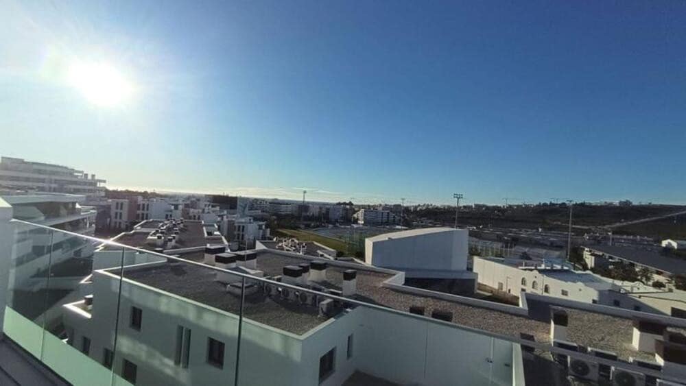 3 bedroom Apartment for rent in Estepona with pool garage - € 2,500 (Ref: 9863944)