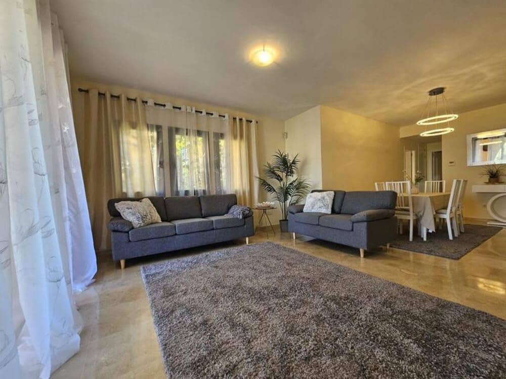3 bedroom Apartment for rent in El Paraiso with pool - € 3,000 (Ref: 9863948)