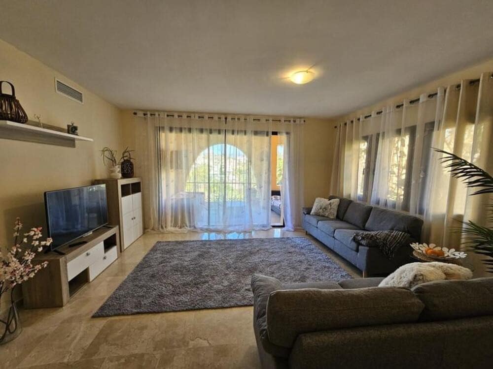 3 bedroom Apartment for rent in El Paraiso with pool - € 3,000 (Ref: 9863948)