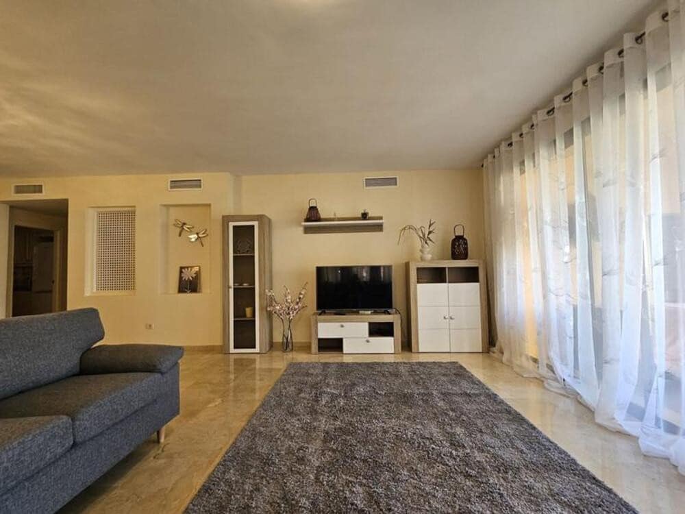 3 bedroom Apartment for rent in El Paraiso with pool - € 3,000 (Ref: 9863948)
