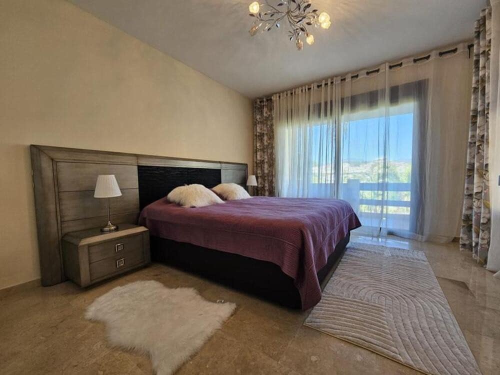 3 bedroom Apartment for rent in El Paraiso with pool - € 3,000 (Ref: 9863948)