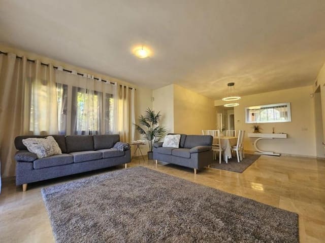 3 soverom Leilighet til leie i El Paraiso, Estepona med svømmebasseng - € 3 000 (Ref: 9863948)
