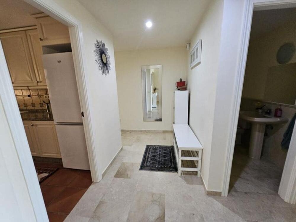 3 bedroom Apartment for rent in El Paraiso with pool - € 3,000 (Ref: 9863948)