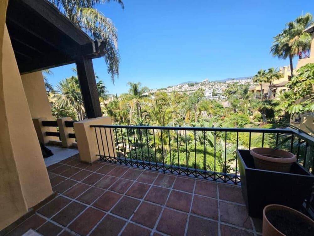 3 bedroom Apartment for rent in El Paraiso with pool - € 3,000 (Ref: 9863948)