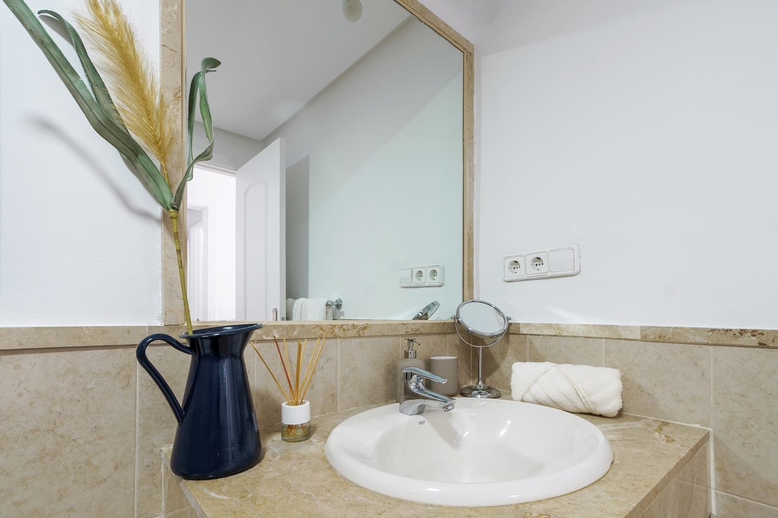 2 bedroom Apartment for holiday rental in Buenas Noches with pool garage - € 1,200 (Ref: 9863950)