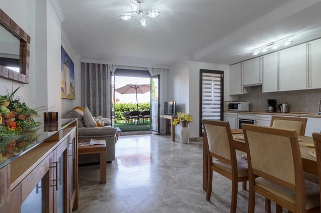 2 bedroom Apartment for holiday rental in Buenas Noches, Estepona with pool garage - € 1,200 (Ref: 9863950)