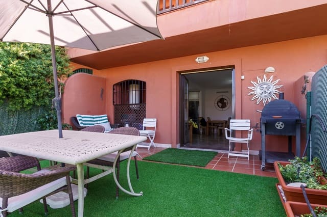 2 bedroom Apartment for holiday rental in Buenas Noches, Estepona with pool garage - € 1,200 (Ref: 9863950)
