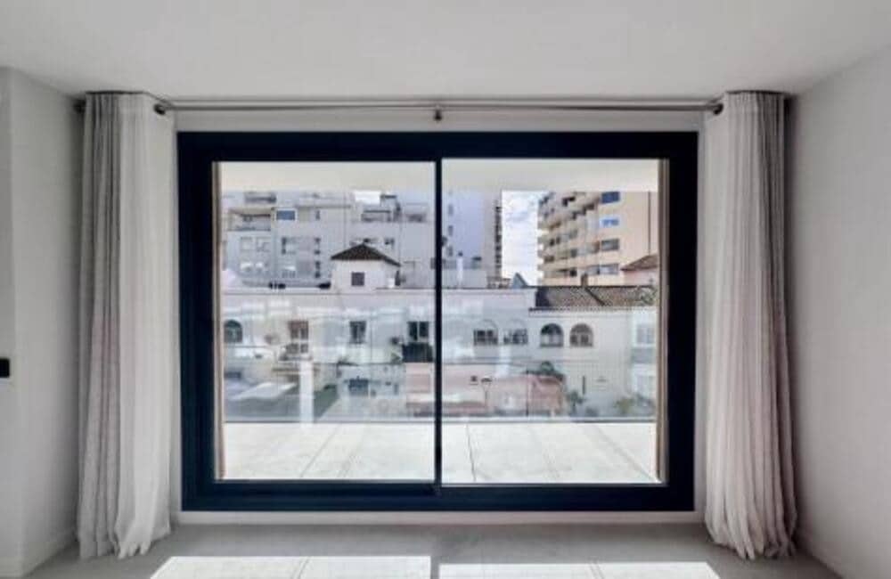 3 bedroom Apartment for holiday rental in Marbella with pool garage - € 2,500 (Ref: 9863952)