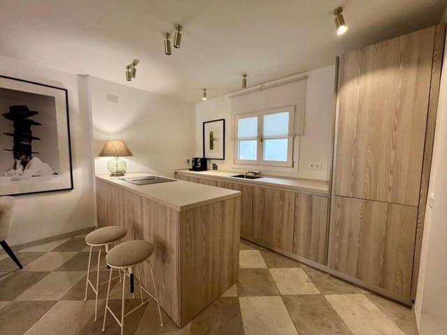 2 bedroom Apartment for rent in La Heredia, Benahavís with pool garage - € 2,800 (Ref: 9866360)