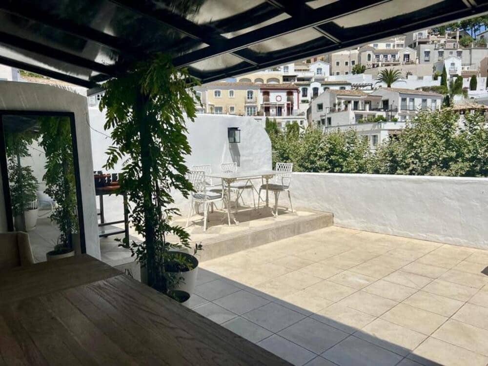 2 bedroom Apartment for rent in La Heredia with pool garage - € 2,800 (Ref: 9866360)