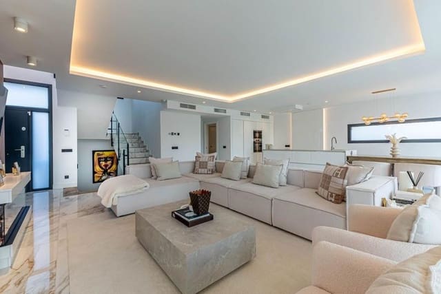 4 soveværelse Villa til leje i Mijas Costa, Mijas med swimmingpool garage - € 5.500 (Ref: 9866361)