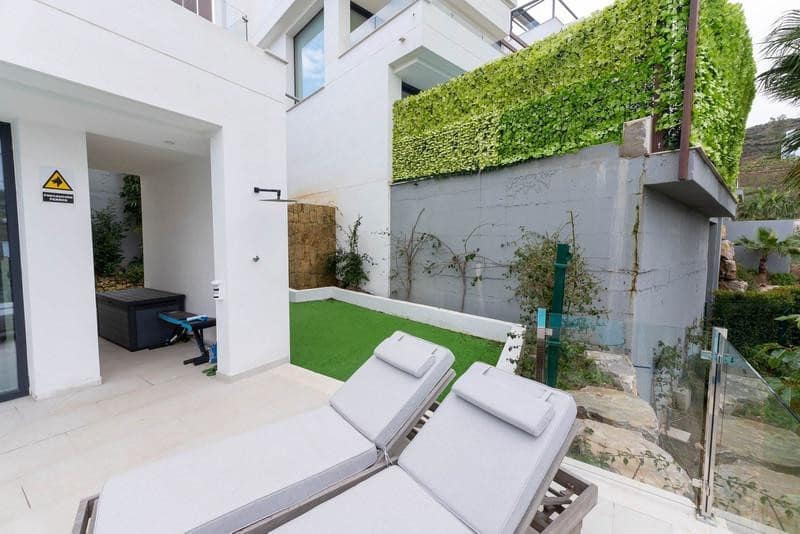 4 bedroom Villa for rent in Mijas Costa with pool garage - € 5,500 (Ref: 9866361)