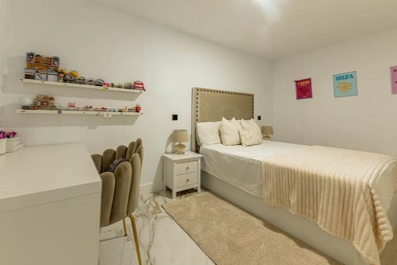4 bedroom Villa for rent in Mijas Costa with pool garage - € 5,500 (Ref: 9866361)