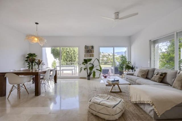 4 quarto Casa em Banda para venda em La Quinta, Benahavís com garagem - 875 000 € (Ref: 9866362)